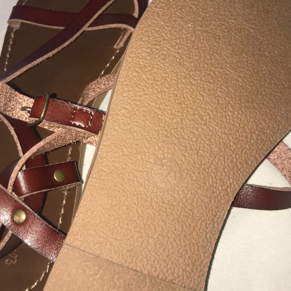 Toe Sandals - Picture 3 of 3
